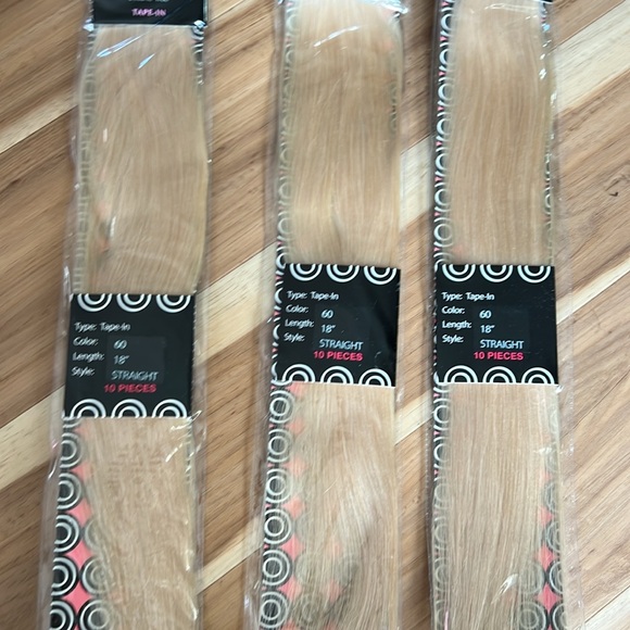 3 packs Donna Bella Hair tape-in extensions 18" color #60 - Picture 2 of 2